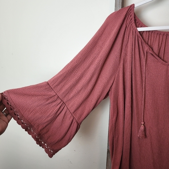 ⭐️40% Off⭐️ Old Navy Pucker Bell Sleeve Top - Picture 6 of 13